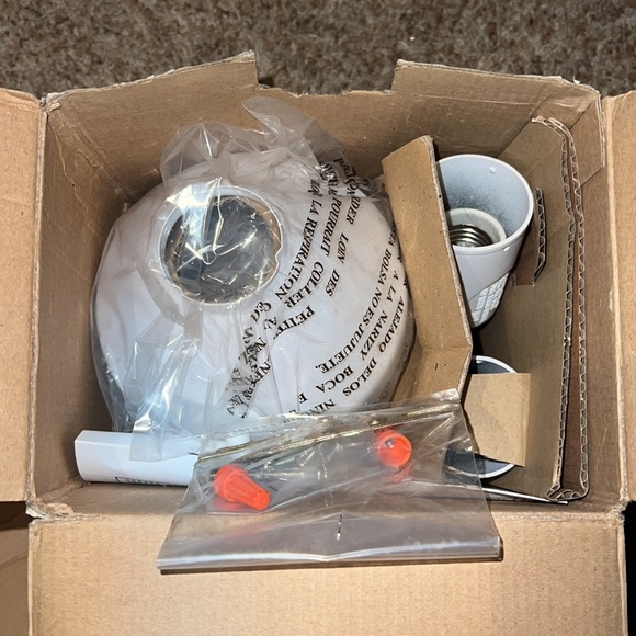 Globe Electric HZ-5412-WH 180 Degree Motion Activated Security Light - Picture 7 of 7